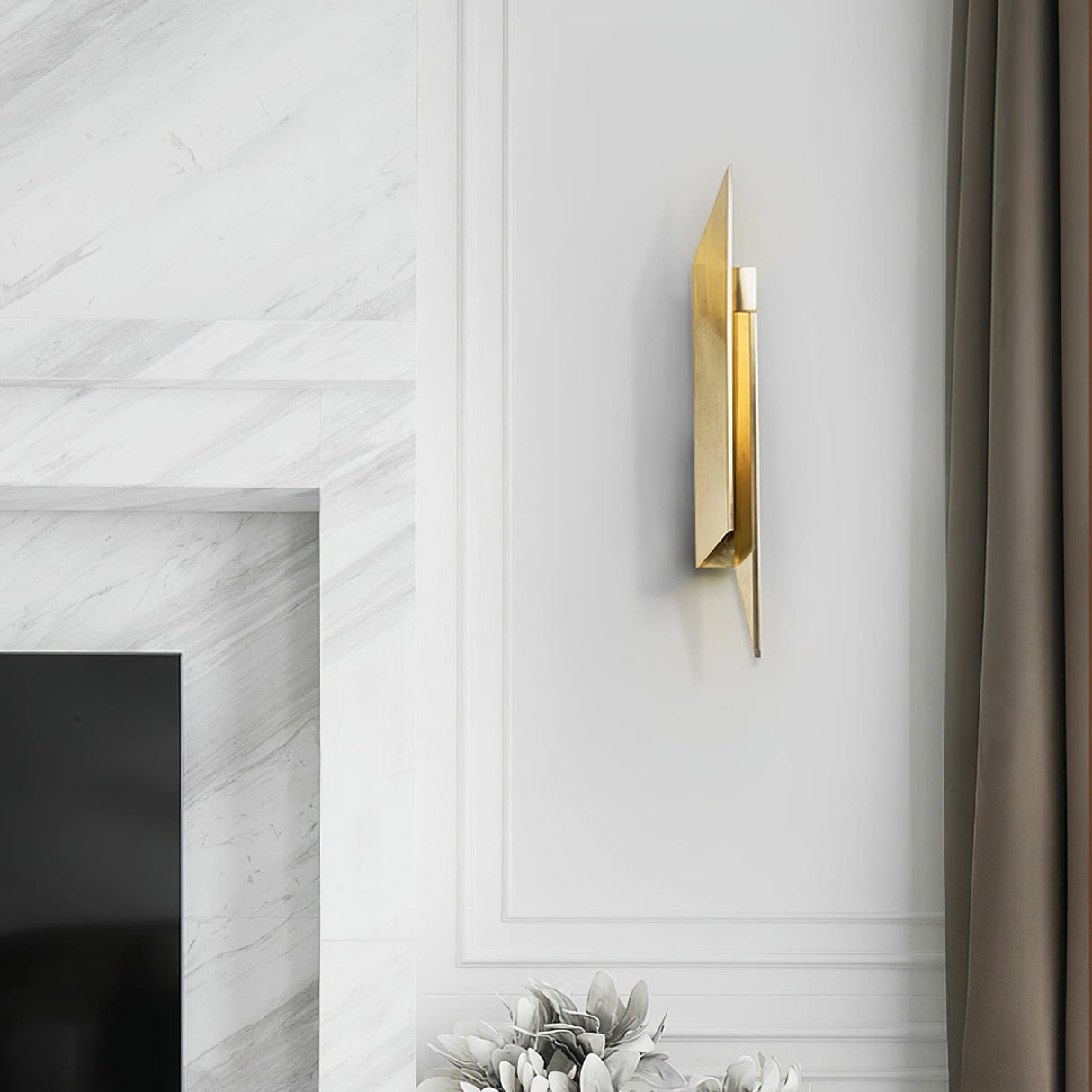 Modern LED Wall Light  Golden Angular Design - Product detail 5