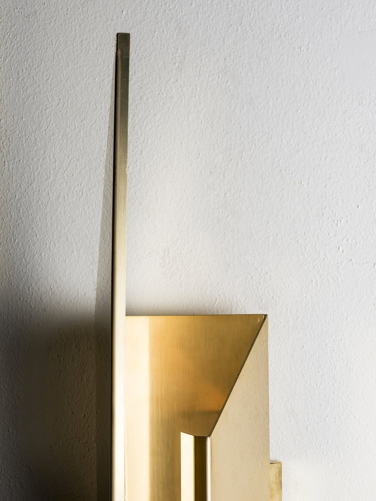 Modern LED Wall Light  Golden Angular Design - Product detail 16