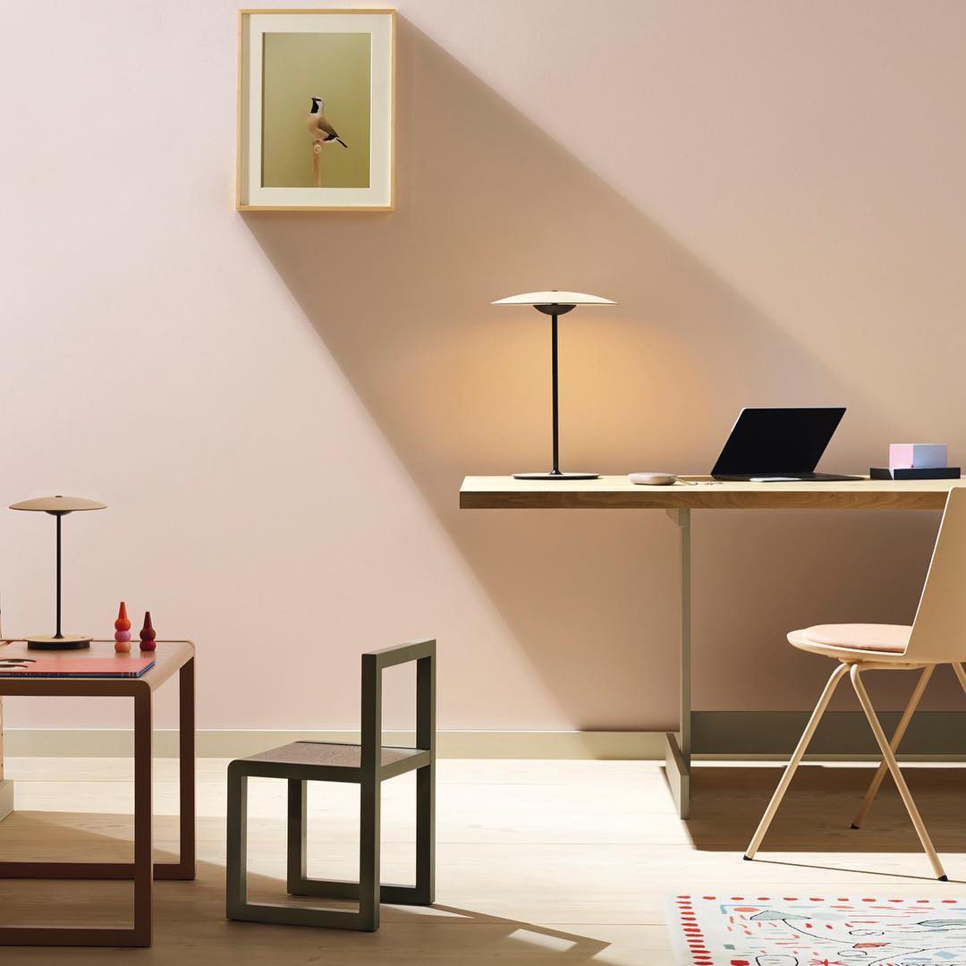 Modern LED Desk Lamp  Ultra-Thin Aluminum Design - Product detail 9