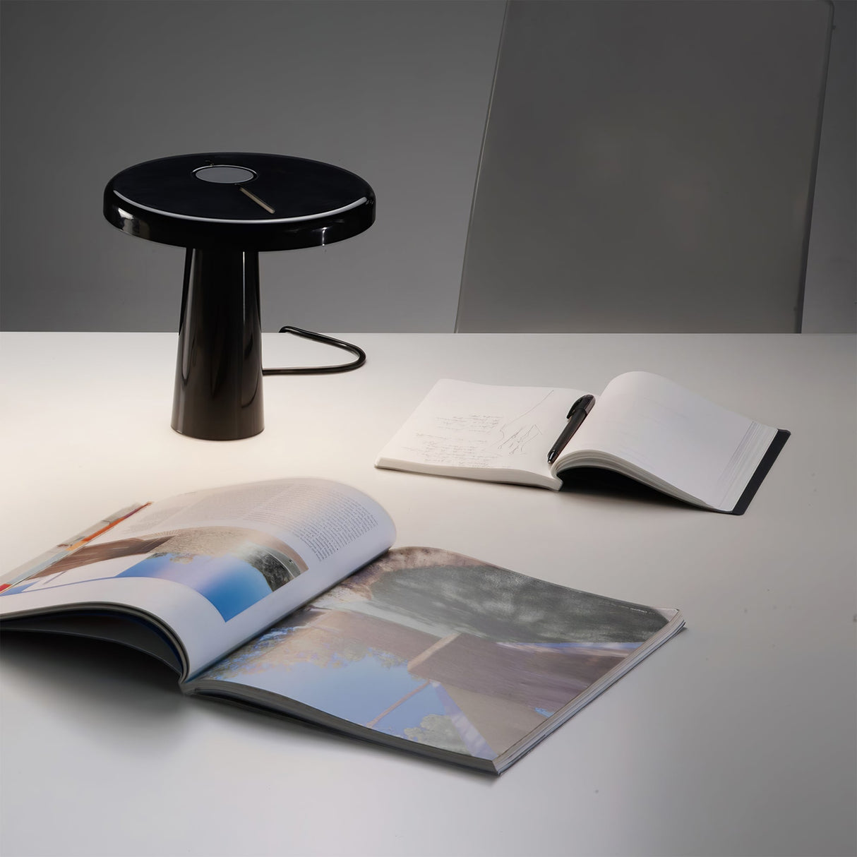Modern LED Table Lamp  Asymmetric Circular Design - Product detail 5
