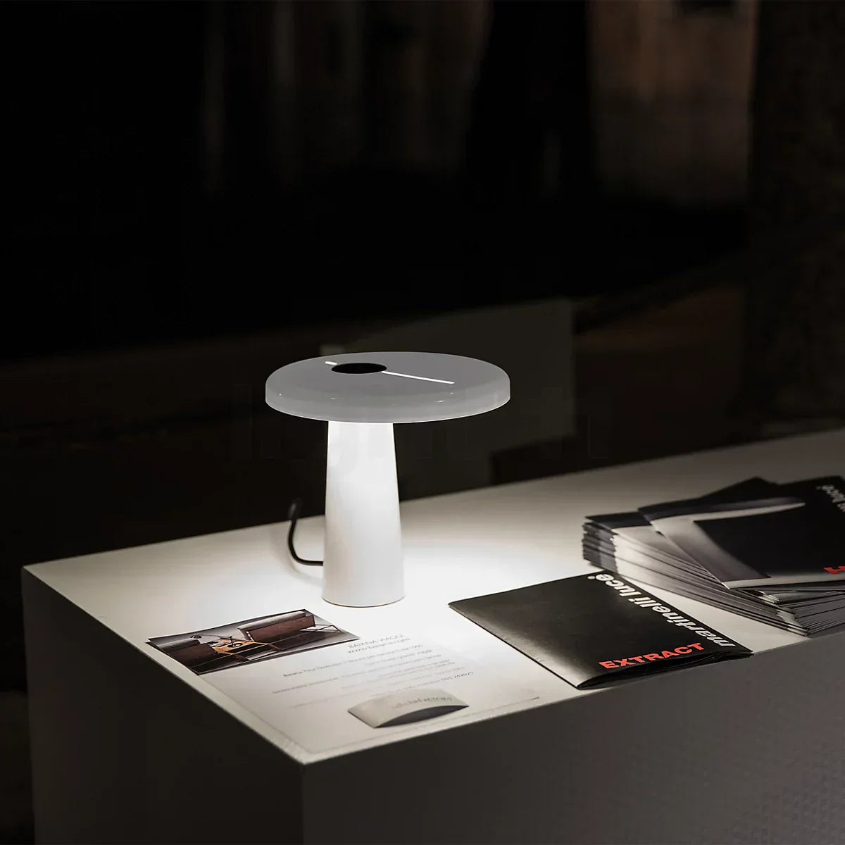 Modern LED Table Lamp  Asymmetric Circular Design - Product detail 7
