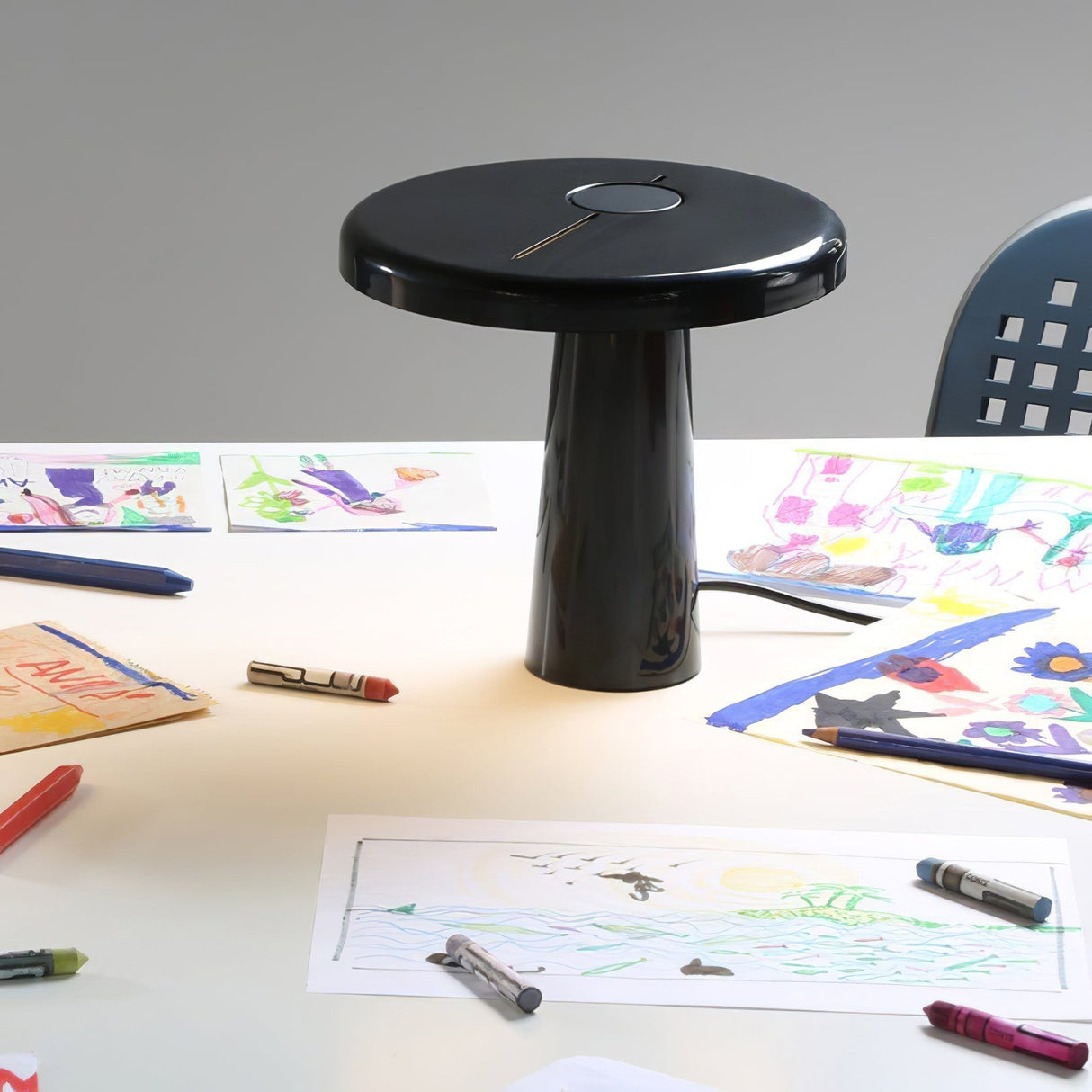 Modern LED Table Lamp  Asymmetric Circular Design - Product detail 8
