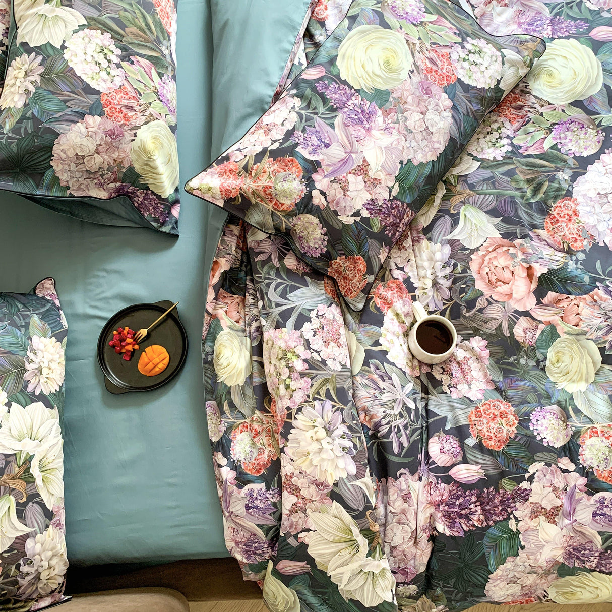Botanical Cotton Duvet Set  Dark Floral Print Egyptian Cotton - Product detail 10
