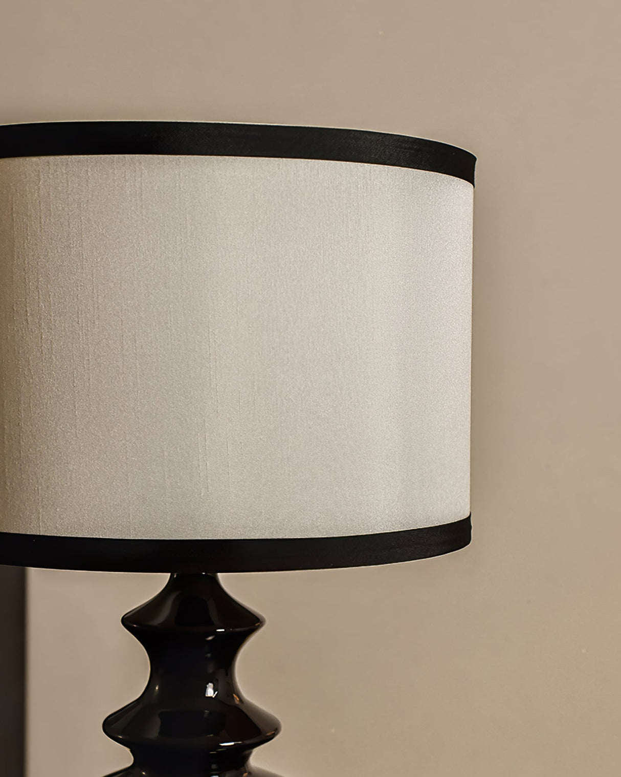 Ceramic Table Lamp  Black Base White Shade Design - Product detail 10