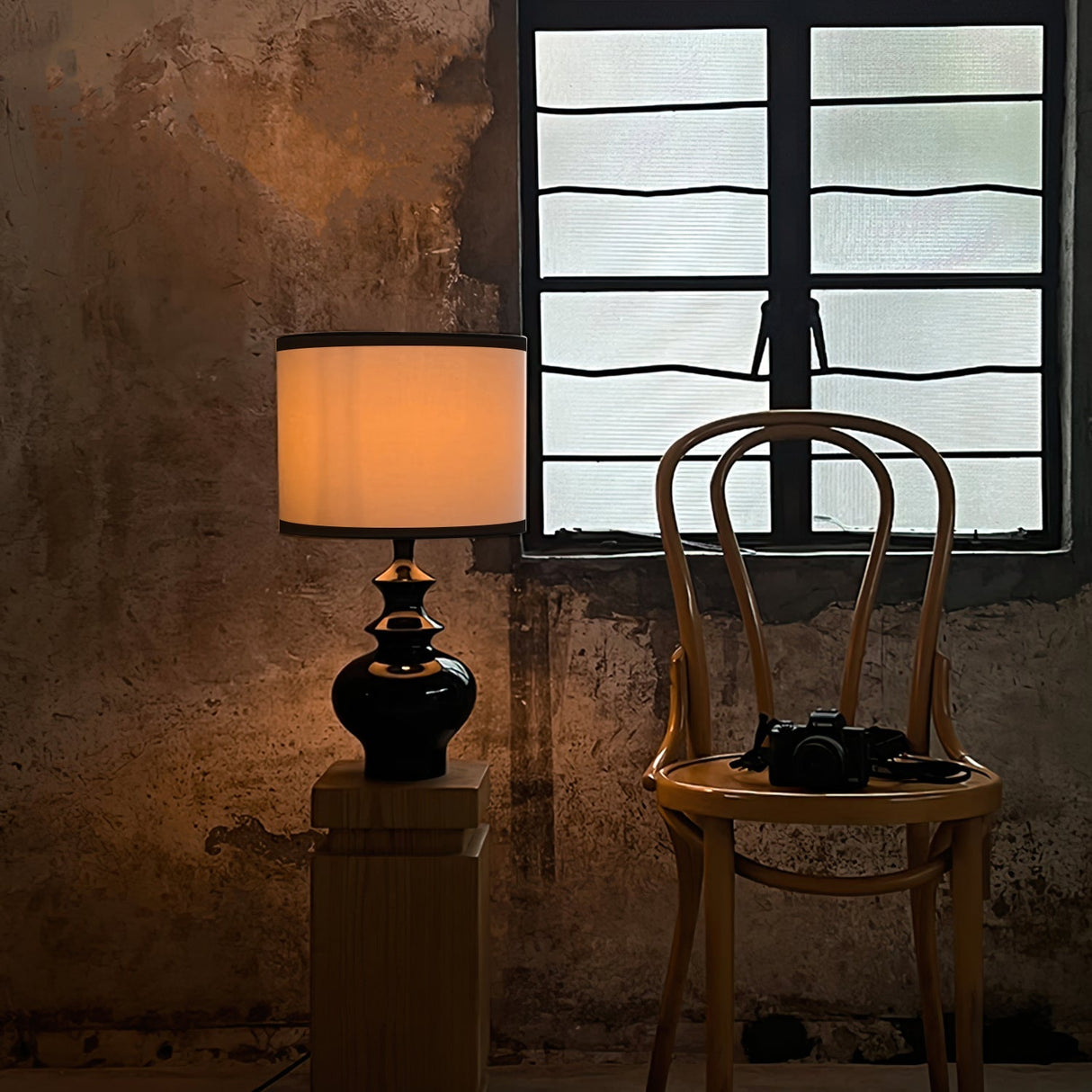 Ceramic Table Lamp  Black Base White Shade Design - Product detail 14