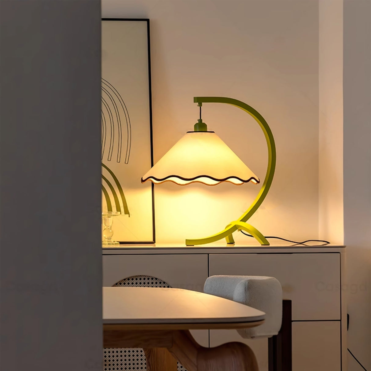 Retro Table Lamp  Curved Frame With Scalloped Shade - Product detail 6