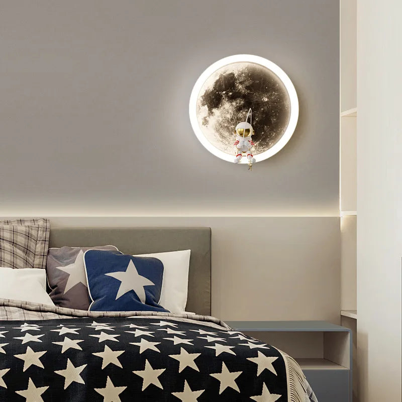 Moon LED Wall Light  Astronaut Design with Warm Glow - Product detail 5