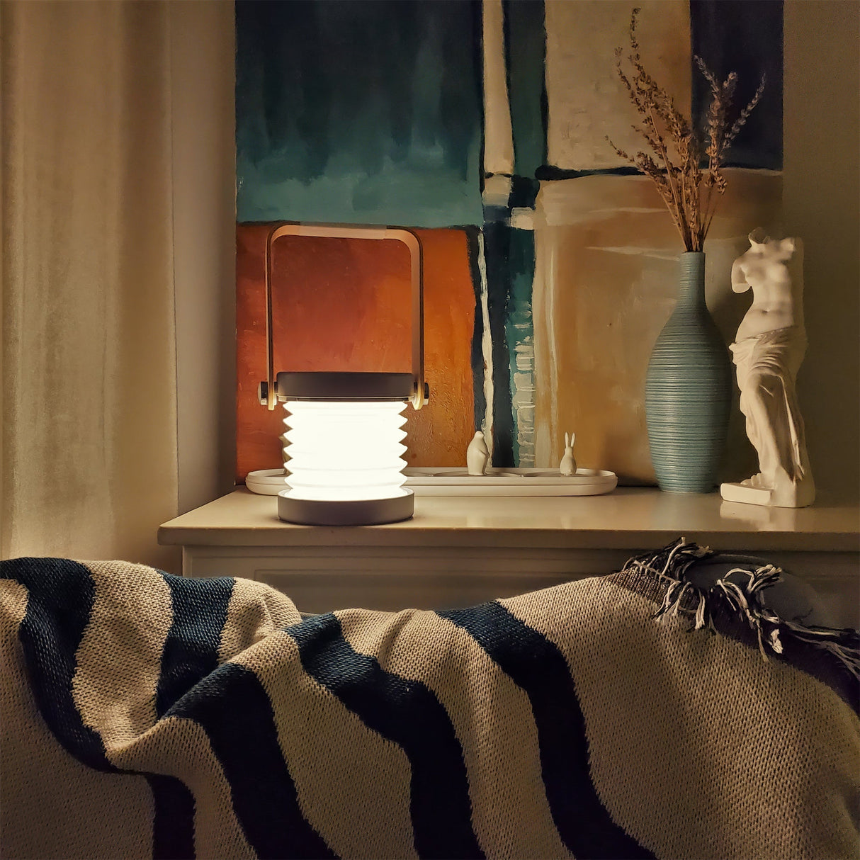 Portable Table Lamp  Honeycomb Design with Wooden Handle - Product detail 8