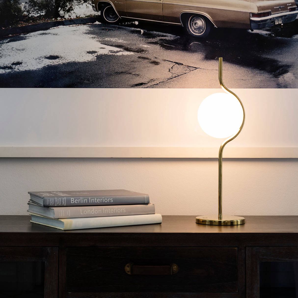 Modern Table Lamp  Curved Gold Frame With Glass Globe - Product detail 14