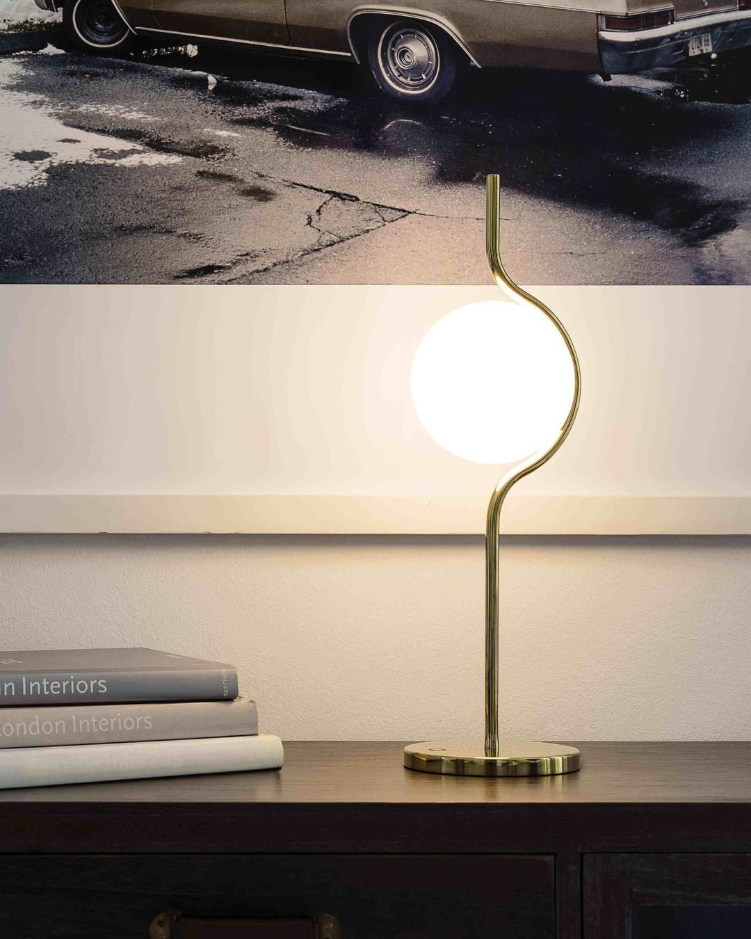 Modern Table Lamp  Curved Gold Frame With Glass Globe - Product detail 12