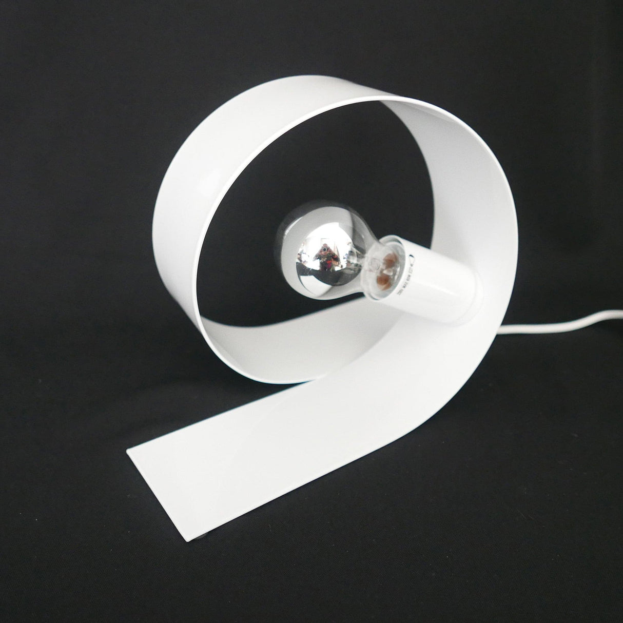 Minimalist Table Lamp  Sculptural Metal Design - Product detail 17