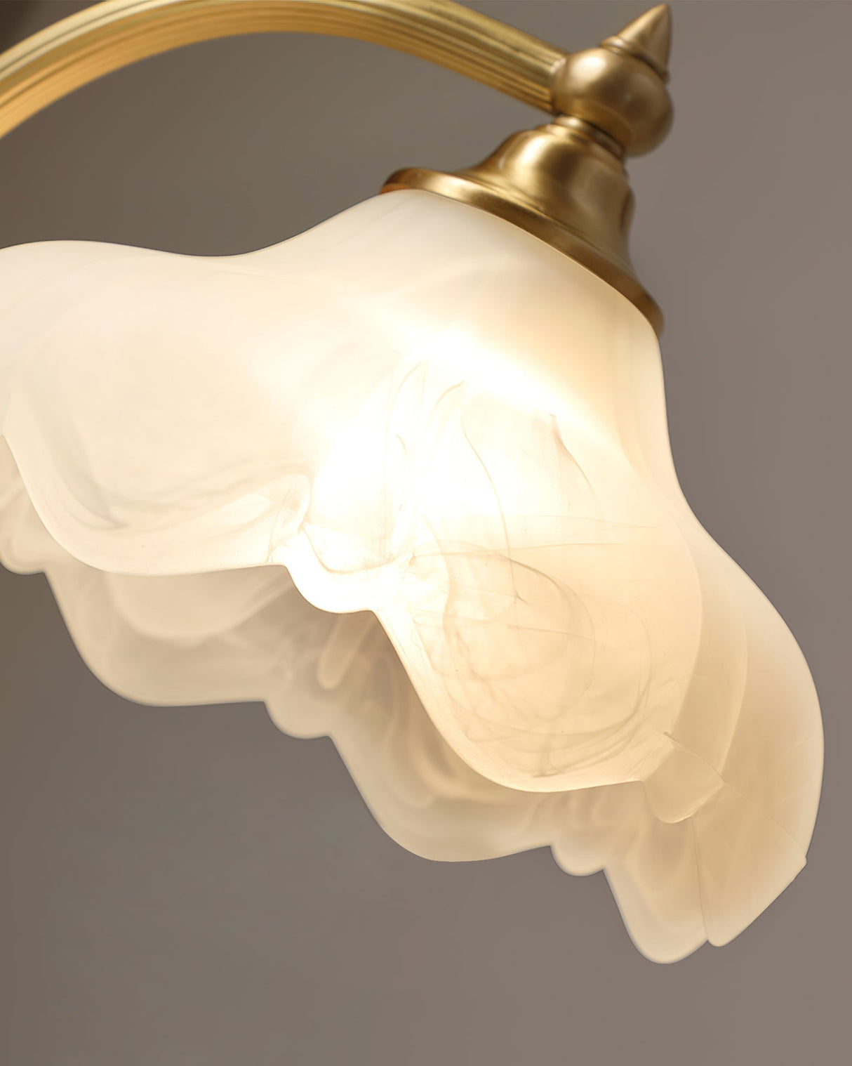 Vintage Table Lamp  Magnolia Glass Shade with Brass Stand - Product detail 23