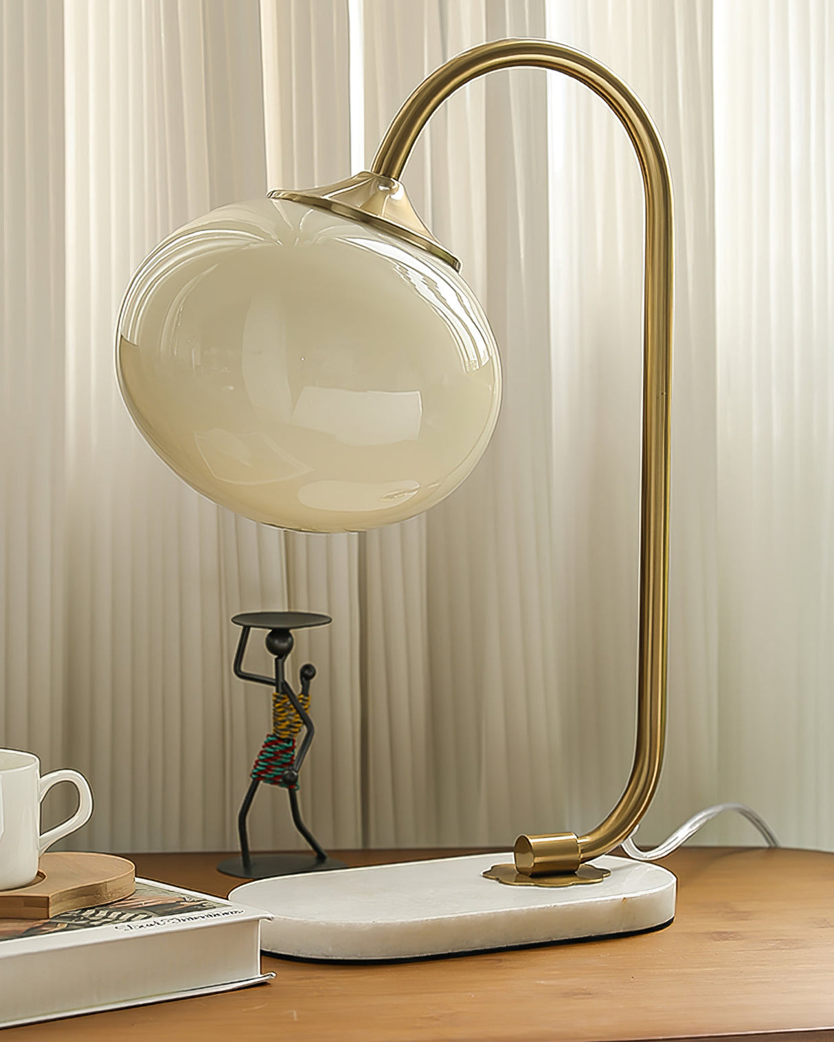 Modern Table Lamp  Pink Glass Globe With Gold Stand - Product detail 14