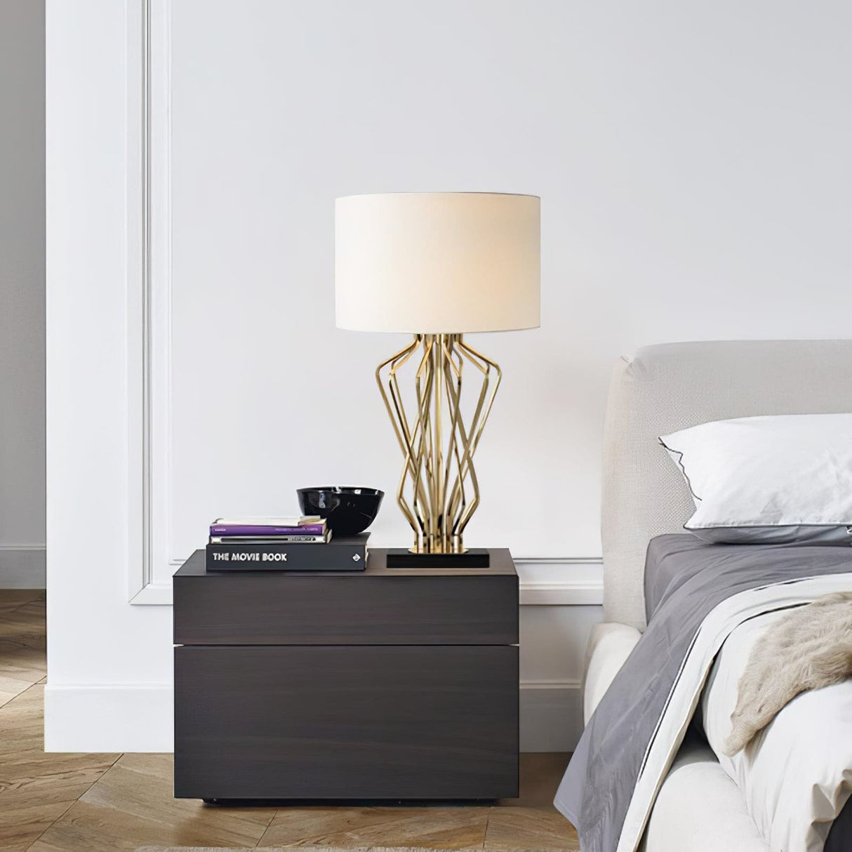 Modern Table Lamp  Geometric Gold Metal Base - Product detail 5
