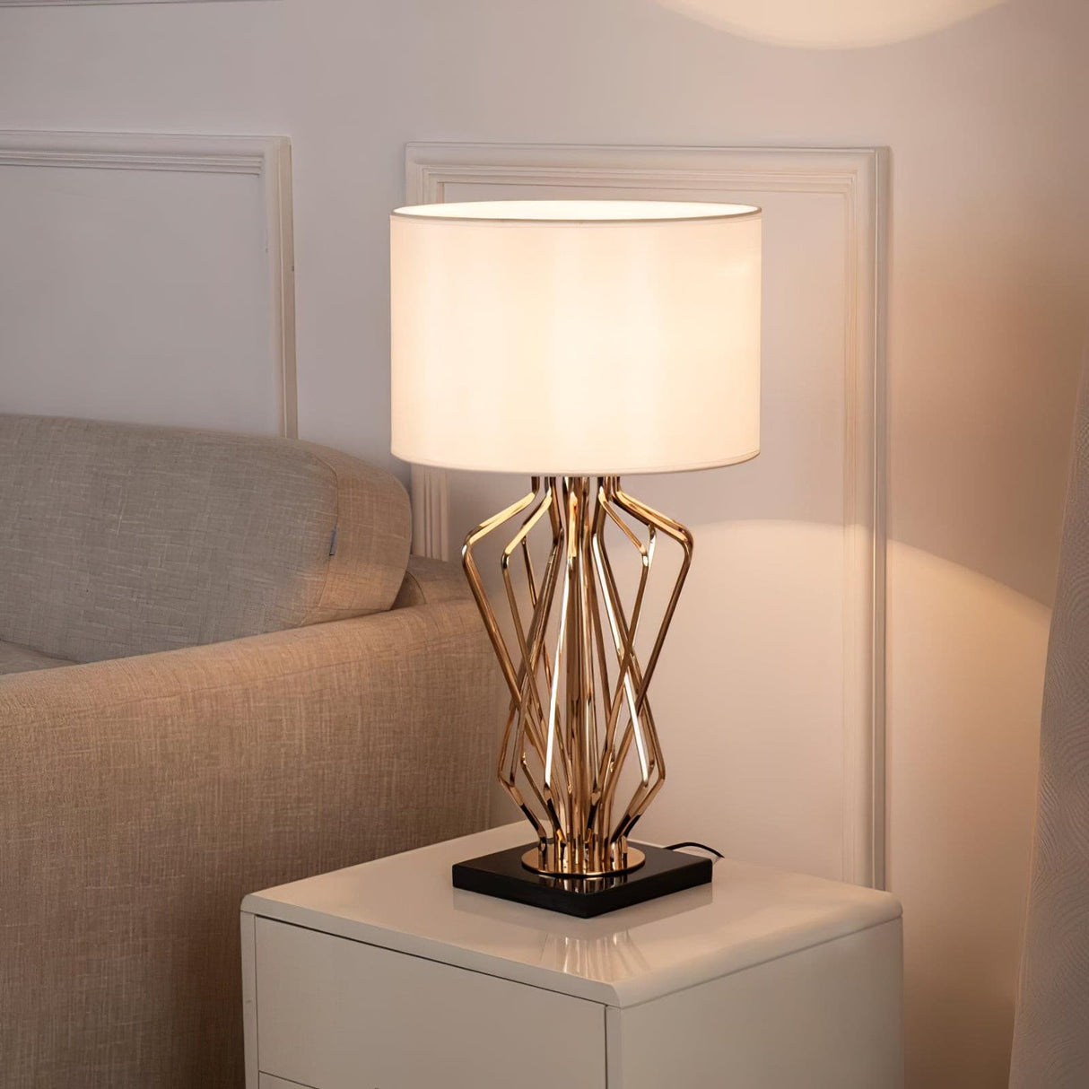Modern Table Lamp  Geometric Gold Metal Base - Product detail 8