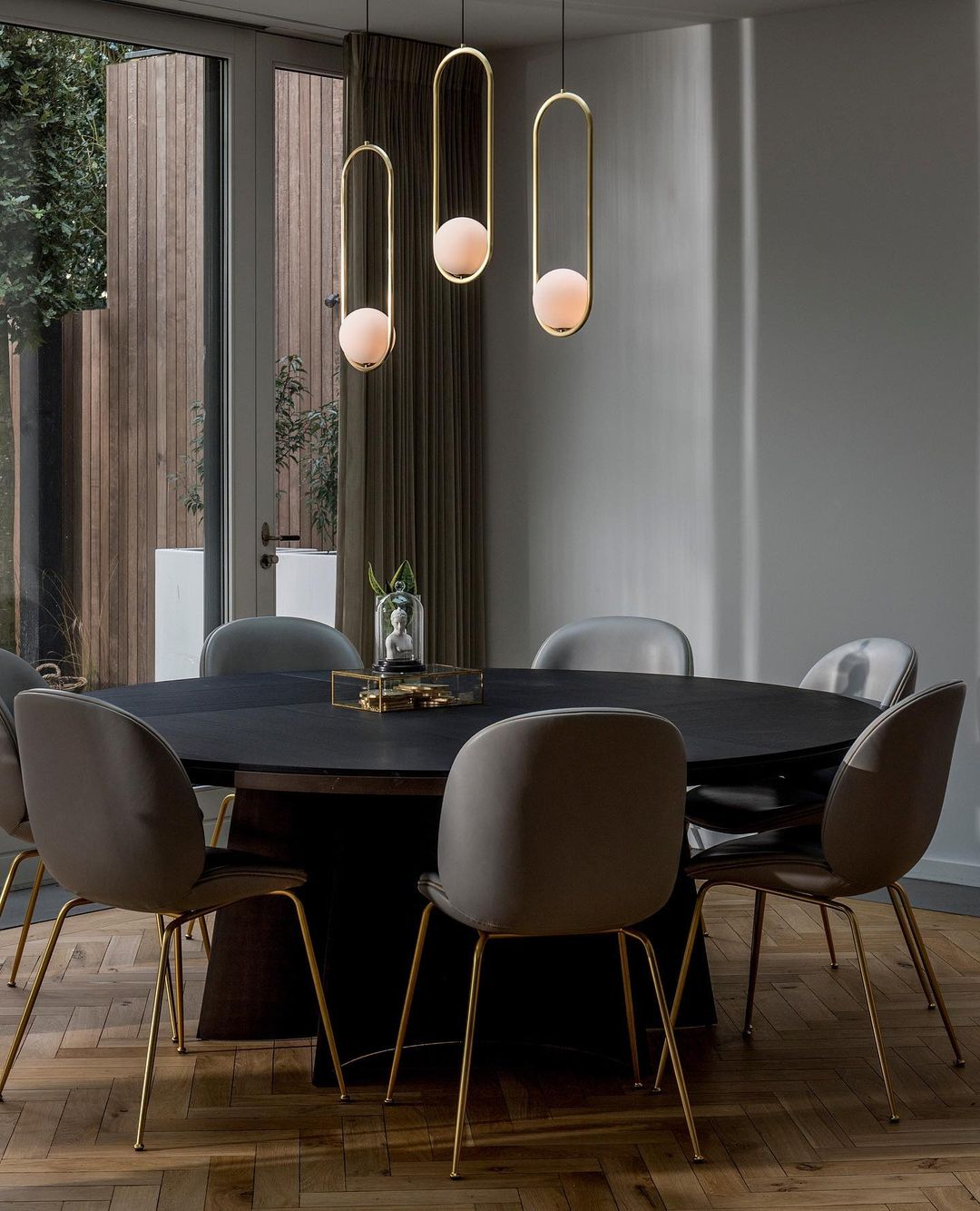 Modern Globe Pendant Light  Brushed Gold Arc Frame - Product detail 88