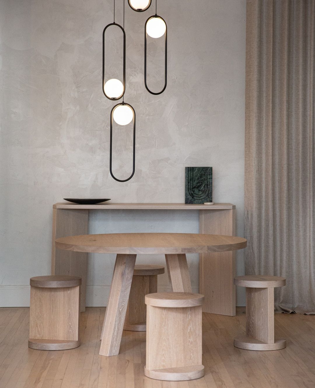 Modern Globe Pendant Light  Brushed Gold Arc Frame - Product detail 90