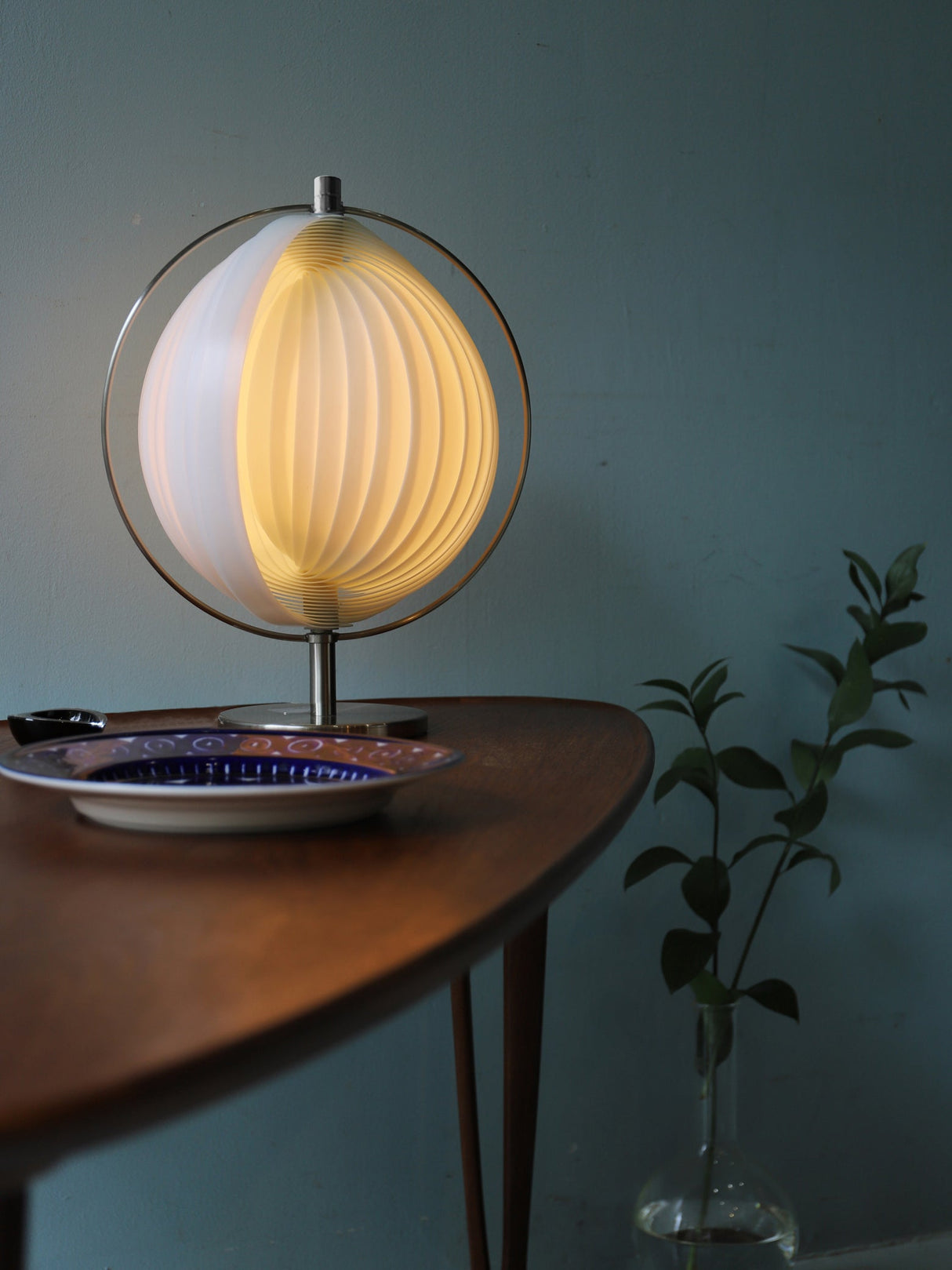 Modern Rotatable Table Lamp  Chrome Base White Sphere Design - Product detail 12