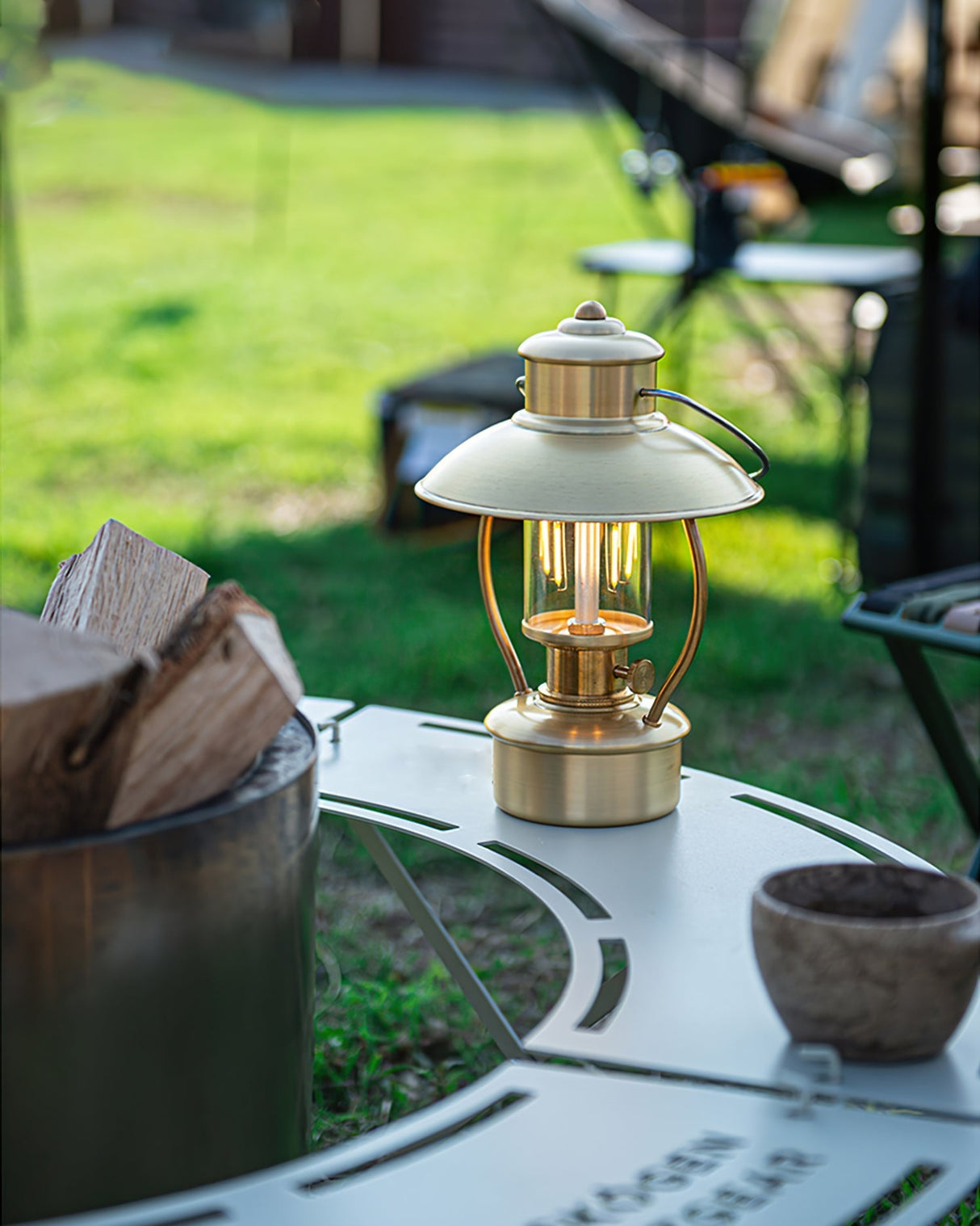 Outdoor LED Lantern  Black Iron Battery Powered Table Lamp - Product detail 4
