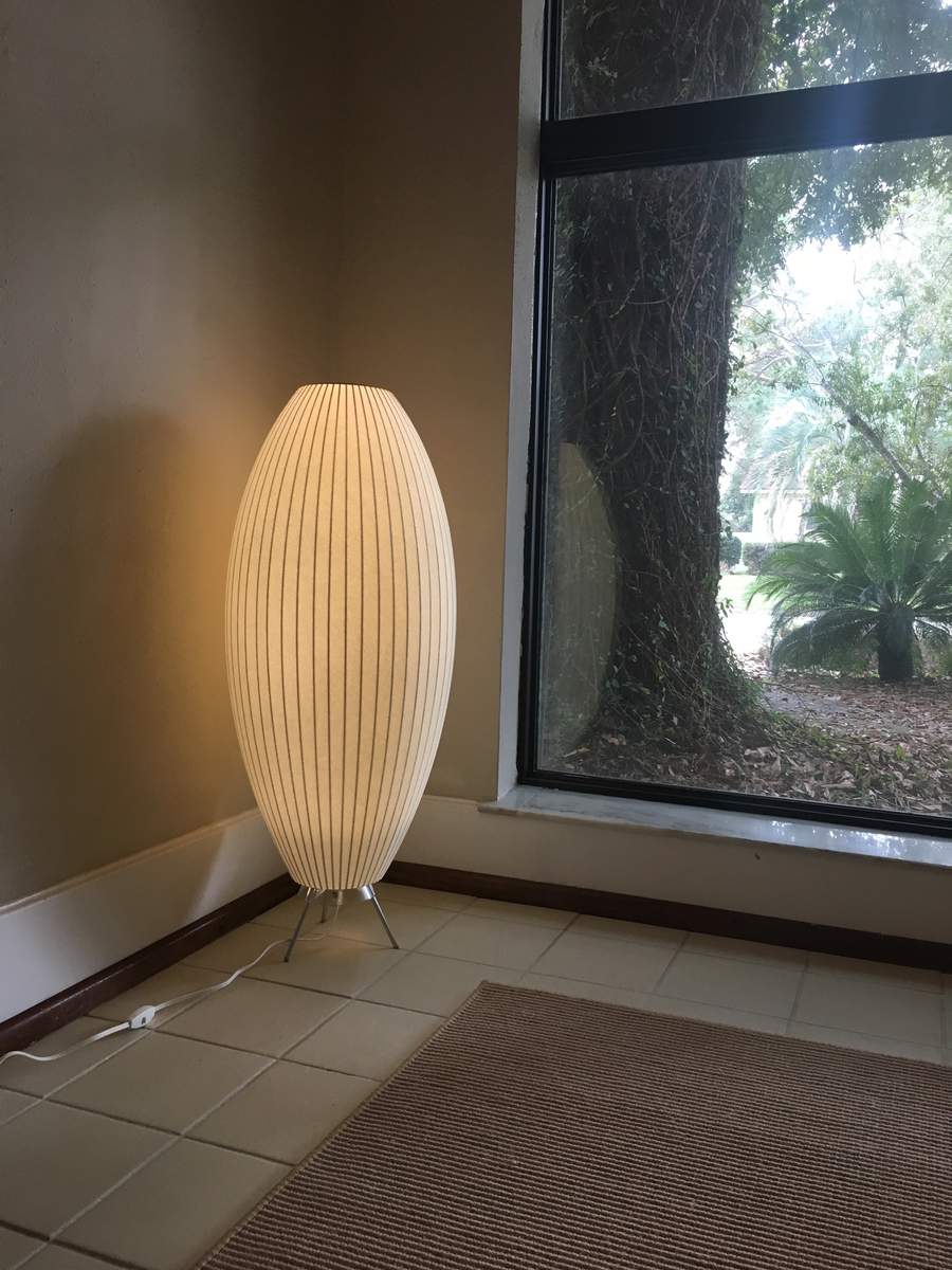 Modern Table Lamp  White Sculptural Tripod Design - Product detail 40