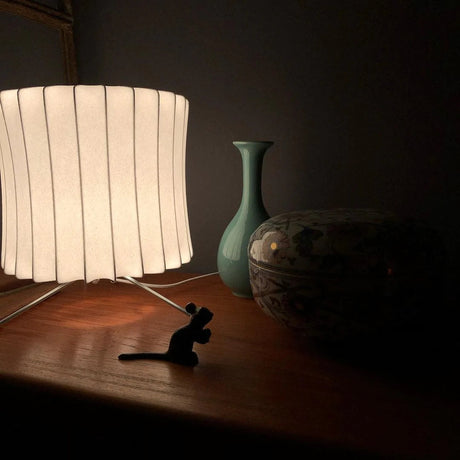 Modern Table Lamp  White Sculptural Tripod Design - Product detail 41