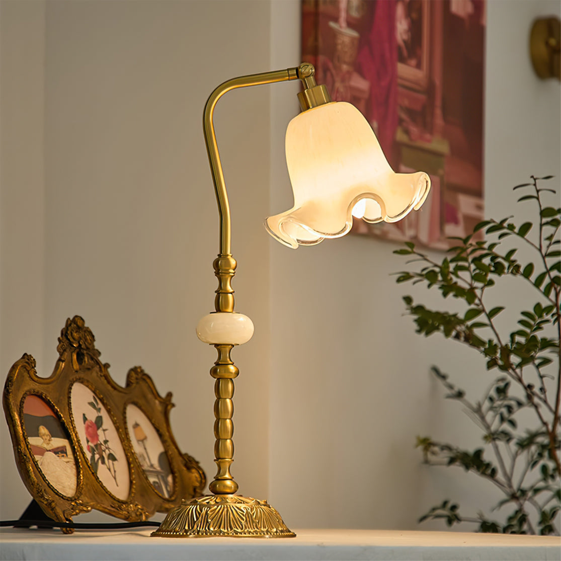 Vintage Table Lamp  Brass Base With Glass Floral Shade - Product detail 6