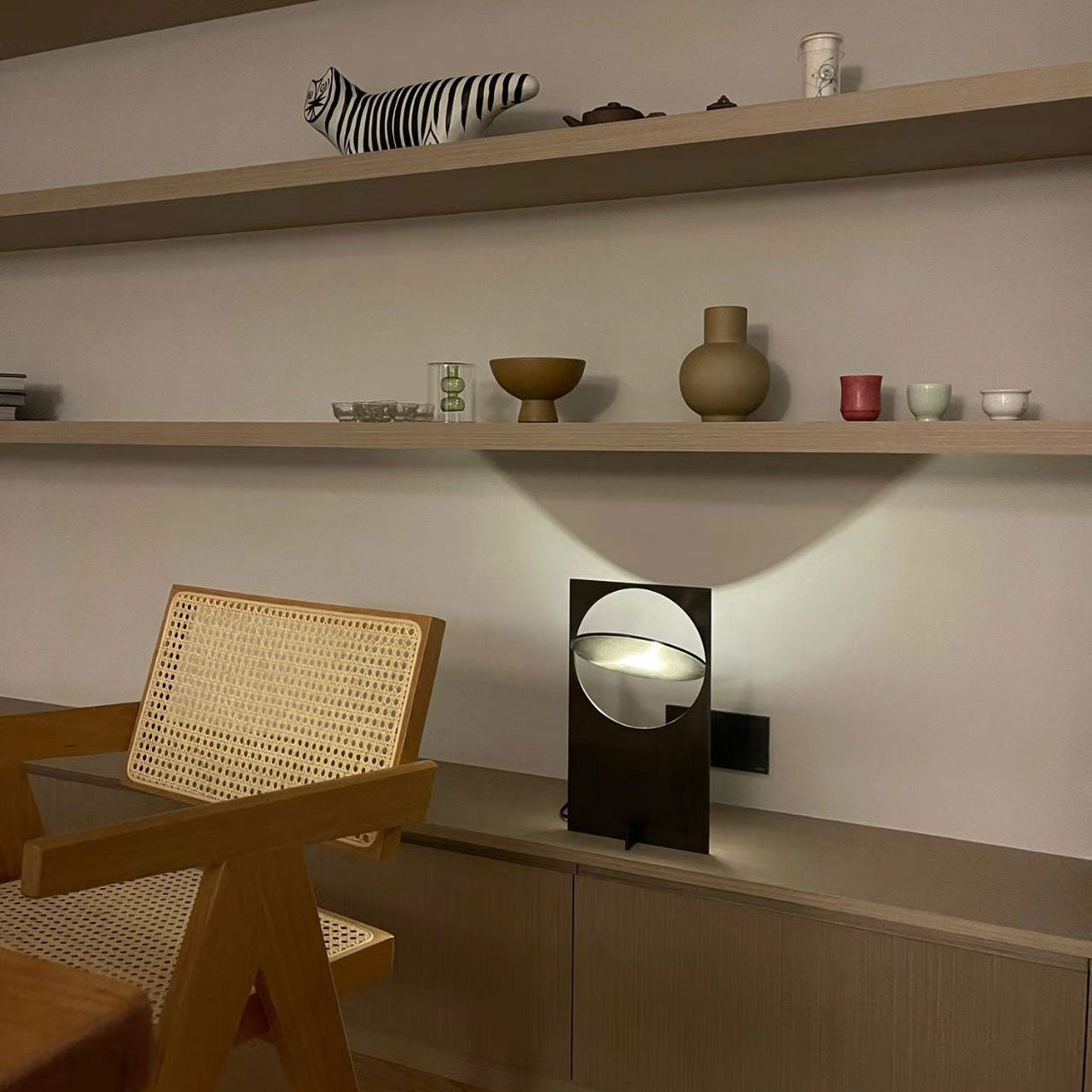 Modern LED Table Lamp  Minimalist Aluminum Design - Product detail 12