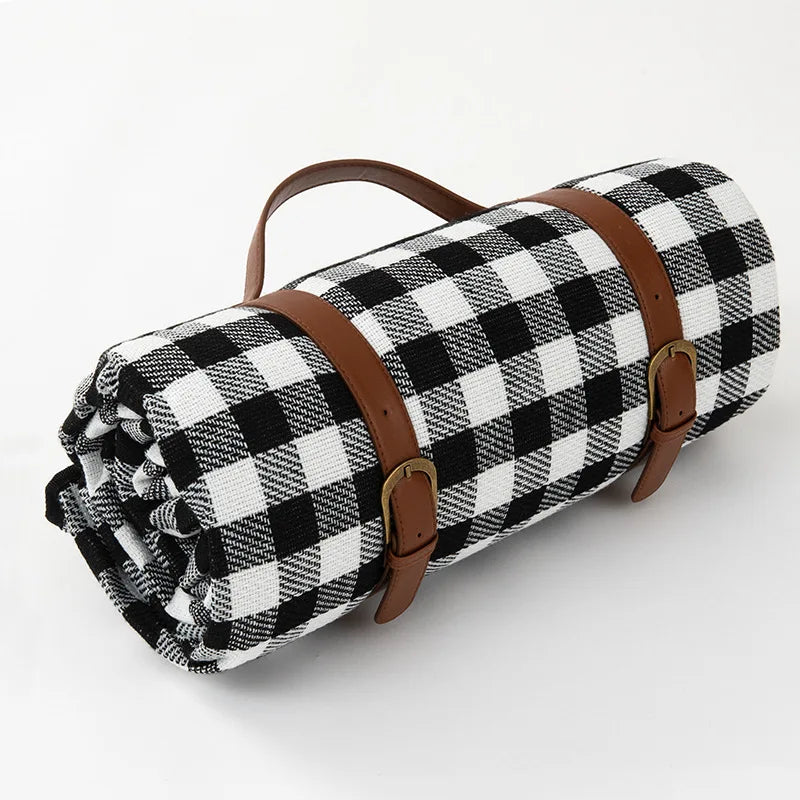 Classic Picnic Blanket  Red Gingham Pattern With Leather Straps - Product detail 17