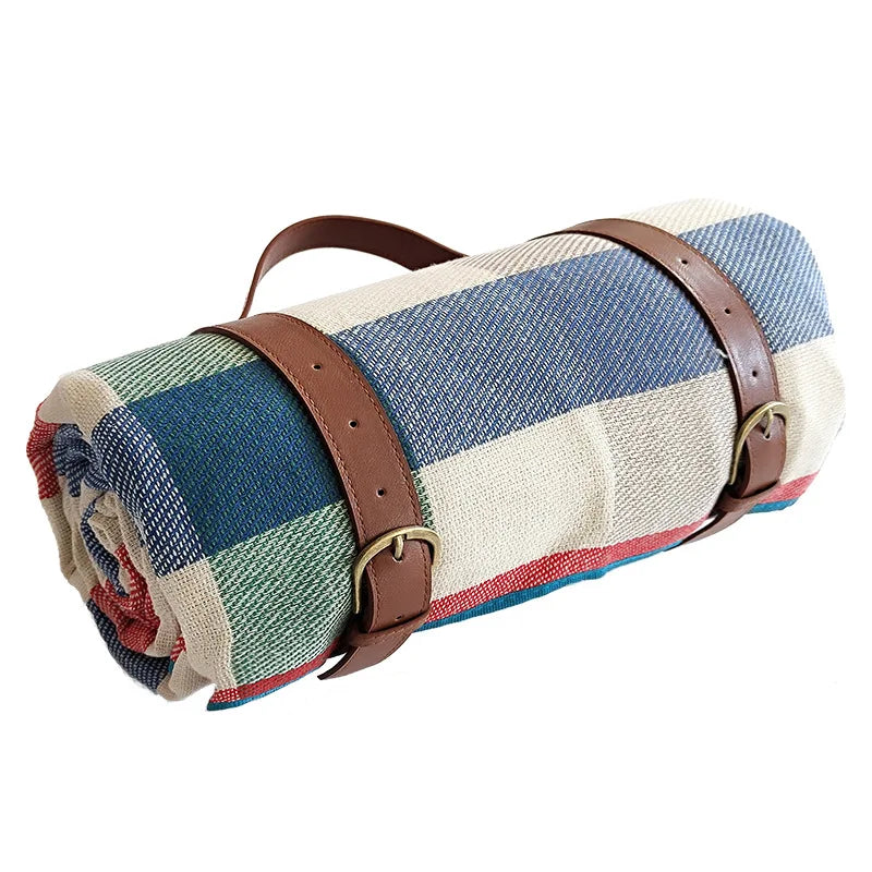 Classic Picnic Blanket  Red Gingham Pattern With Leather Straps - Product detail 4