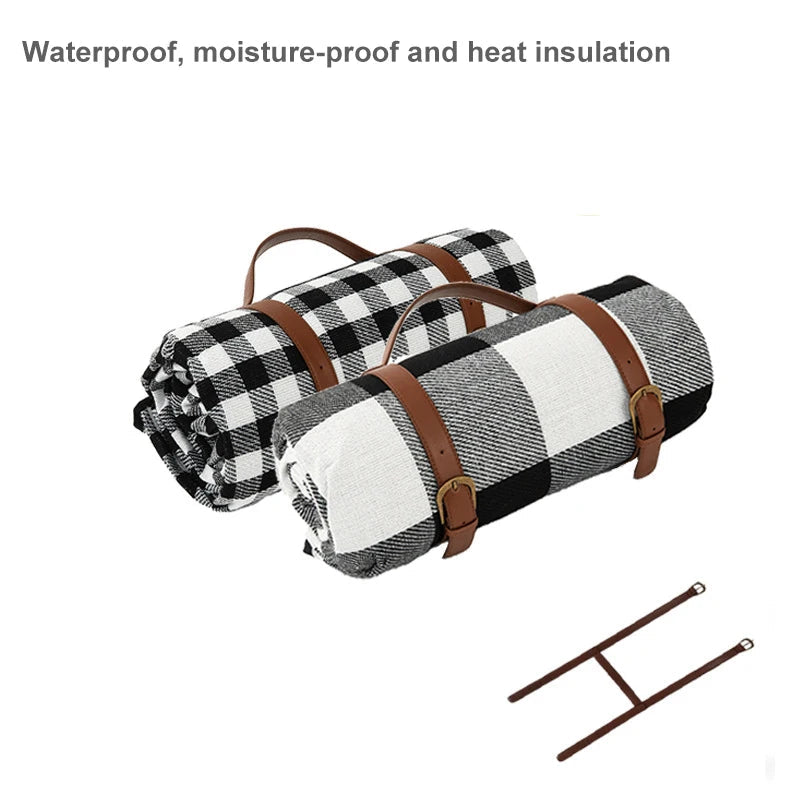 Classic Picnic Blanket  Red Gingham Pattern With Leather Straps - Product detail 5
