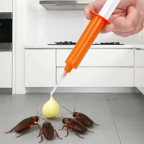 Cockroach Gel Bait Kit  Low-Odor Formula with Precision Applicator - Product showcase