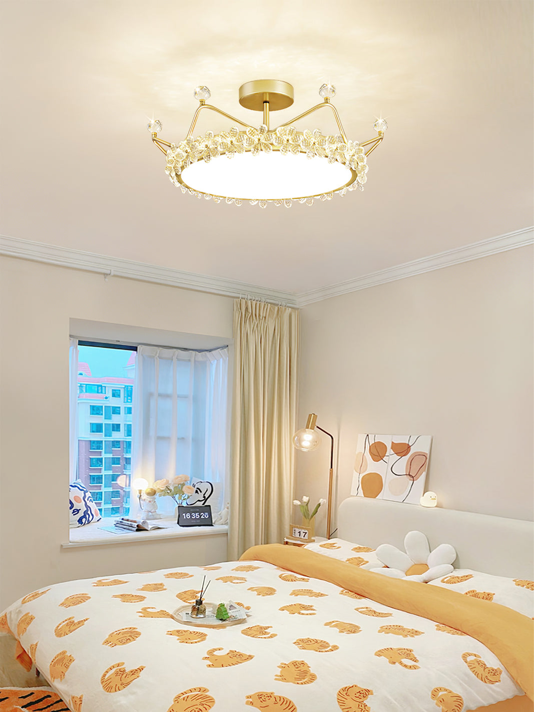 Crown Crystal Ceiling Light  Floral Petal Design Gold Finish - Product detail 5