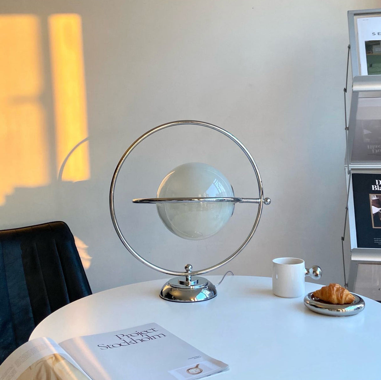 Modern Space Age Table Lamp  Rotating Orbital Design - Product detail 4