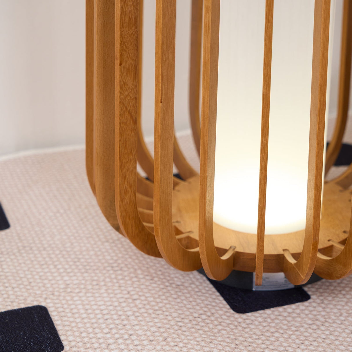 Modern Outdoor Table Lamp  Wood Slat Lantern Design - Product detail 18