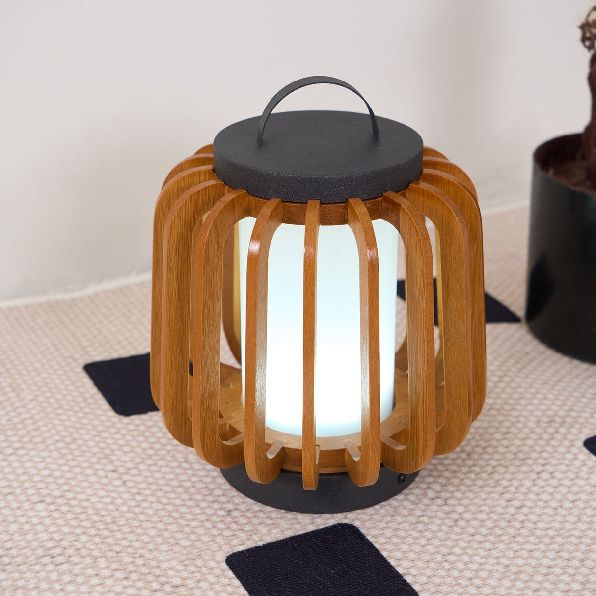 Modern Outdoor Table Lamp  Wood Slat Lantern Design - Product detail 22
