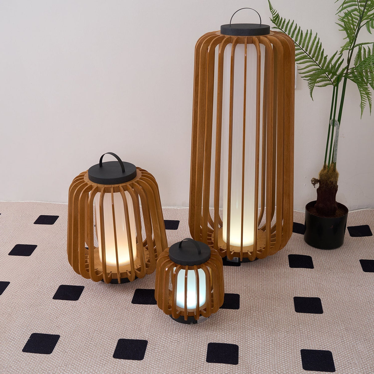 Modern Outdoor Table Lamp  Wood Slat Lantern Design - Product detail 15