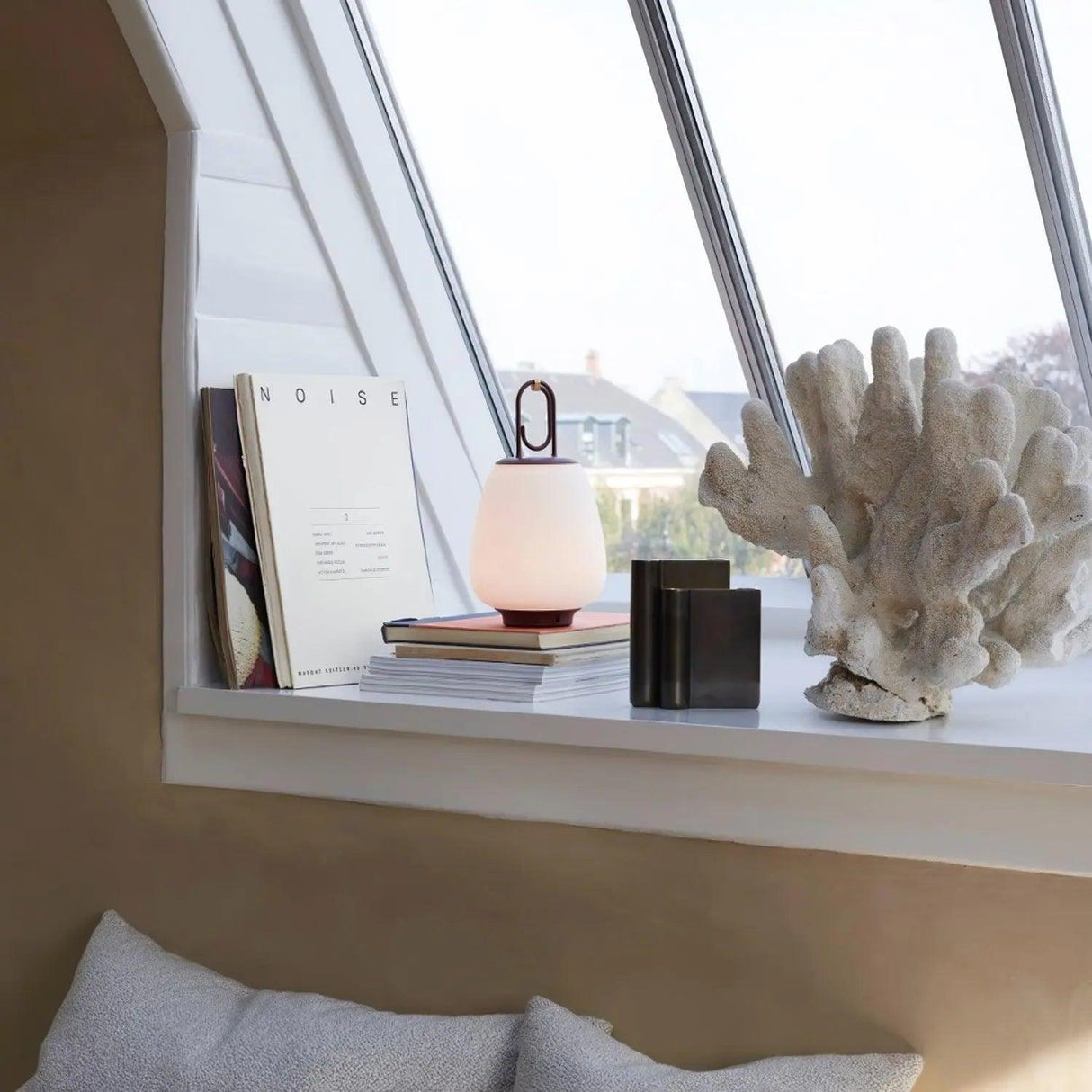 Portable Lantern Table Lamp  Japandi Style Glass Design - Product detail 9