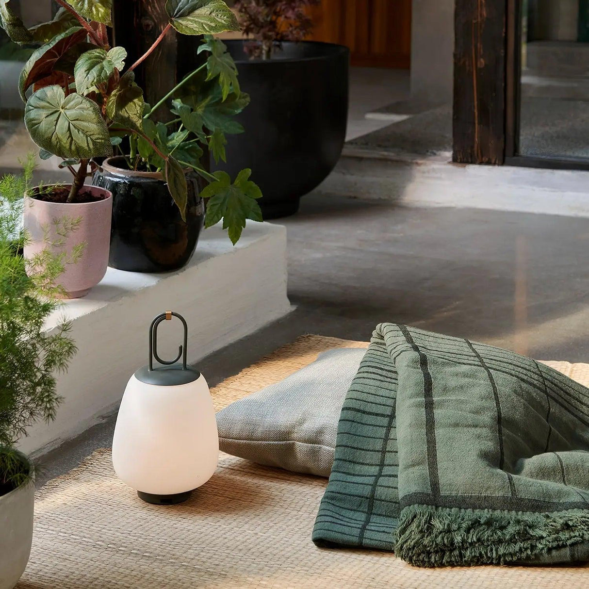 Portable Lantern Table Lamp  Japandi Style Glass Design - Product detail 21