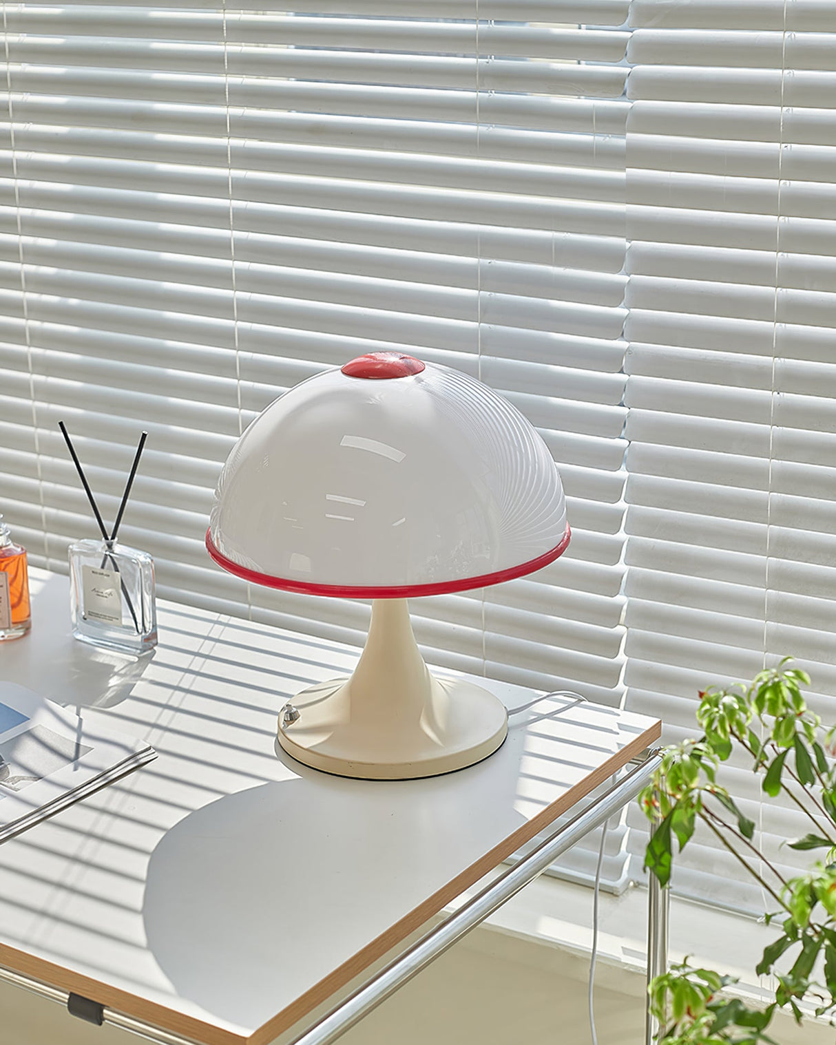 Retro Table Lamp  White Dome with Red Trim - Product detail 20