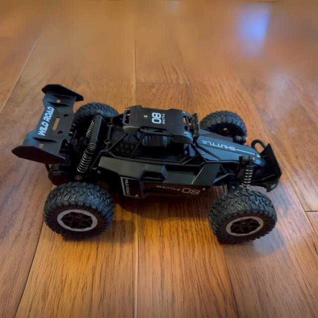 All-Terrain RC Vehicle  High-Speed Metal Off-Road Racer - Product showcase