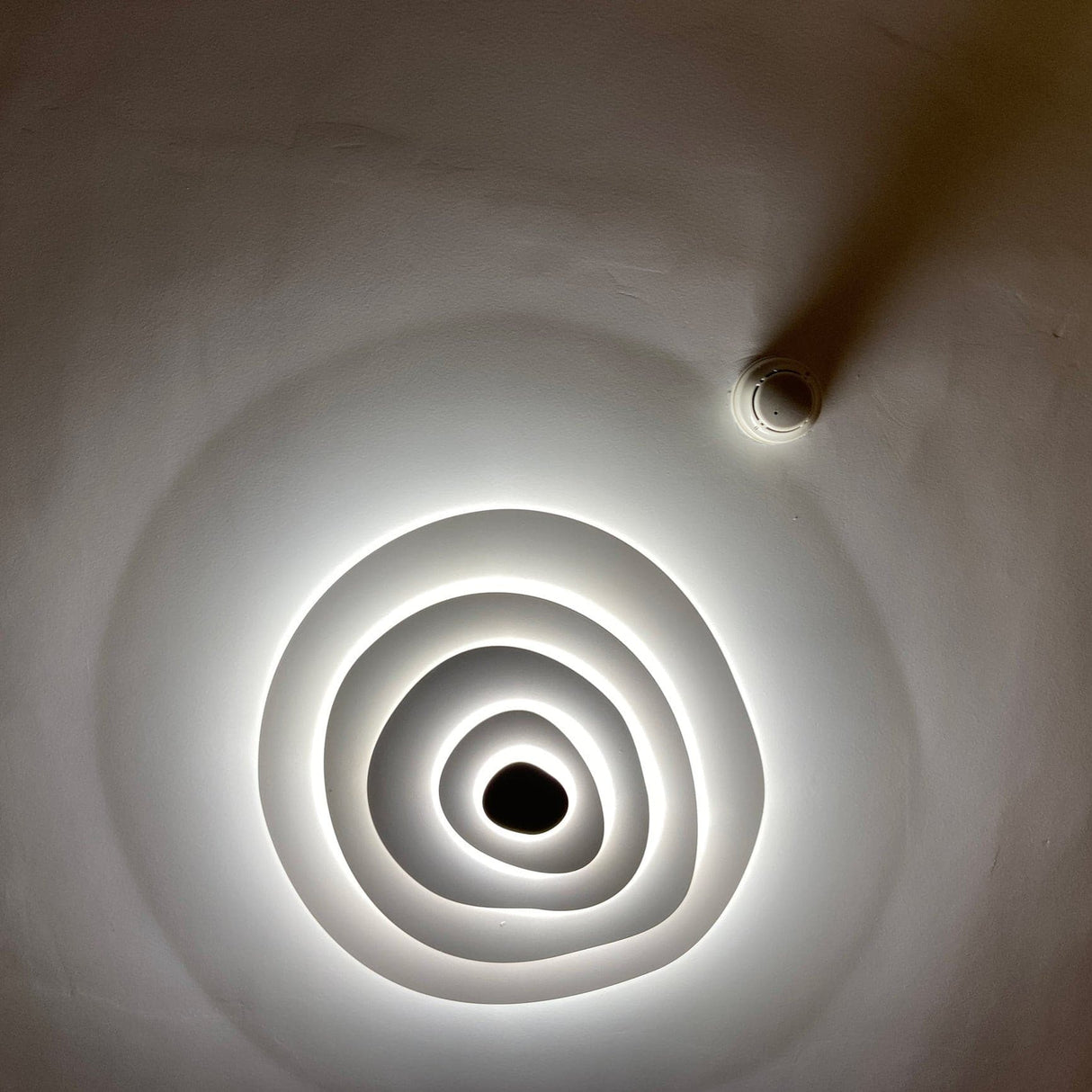 Modern Spiral Ceiling Light  Layered Wave Design - Product detail 11
