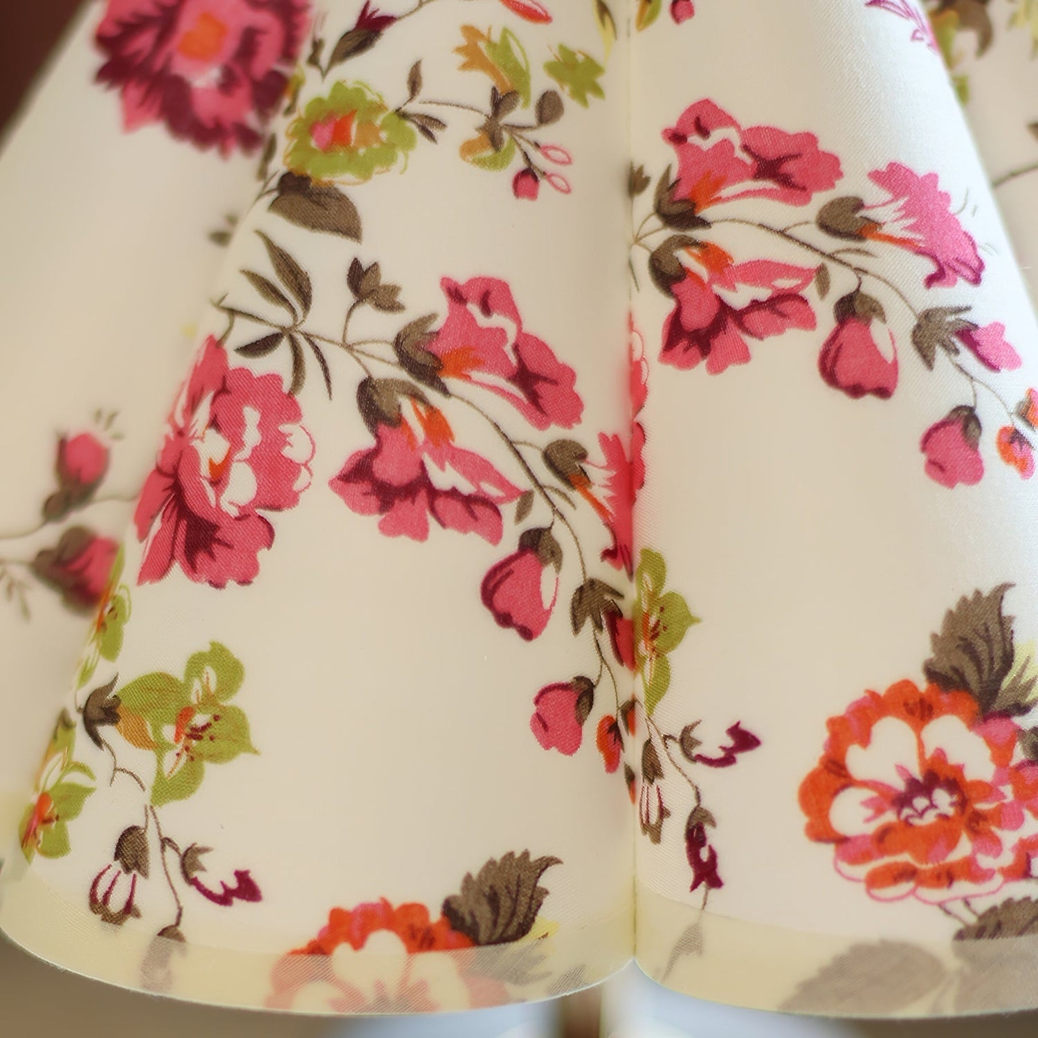 Vintage Table Lamp  Floral Fabric Shade With Wooden Base - Product detail 8