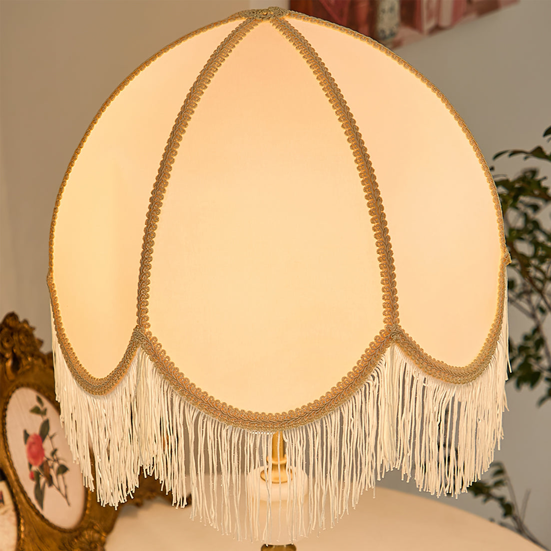 Traditional Table Lamp  Marble Base with Fringe Shade - Product detail 12