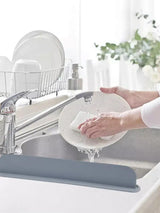 Kitchen Sink Splash Guard  Flexible Silicone Water Shield - Product detail 10