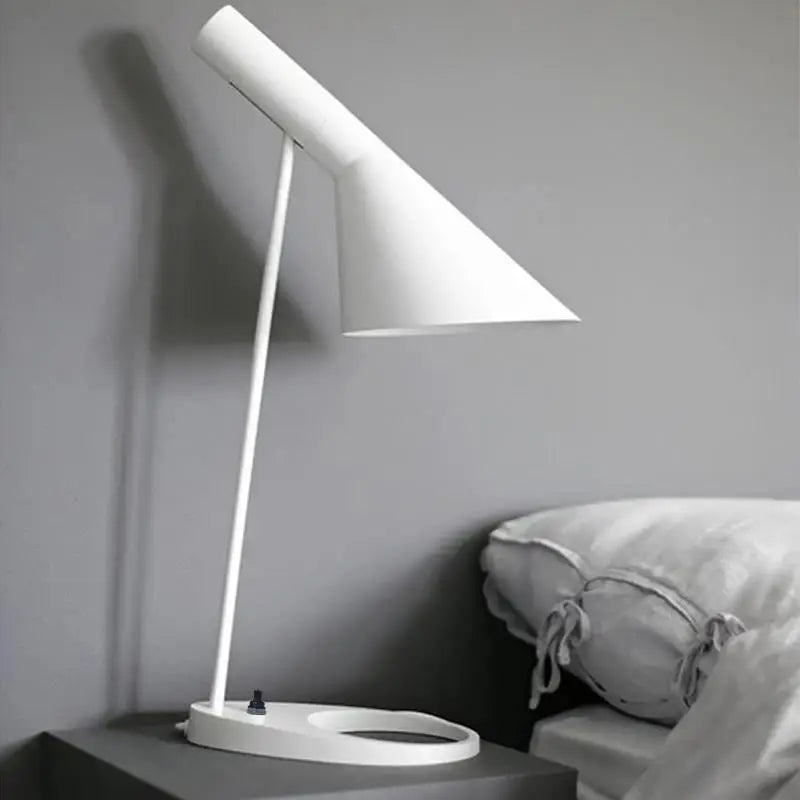 Modern Metal Table Lamp  Adjustable Angled Design - Product detail 4