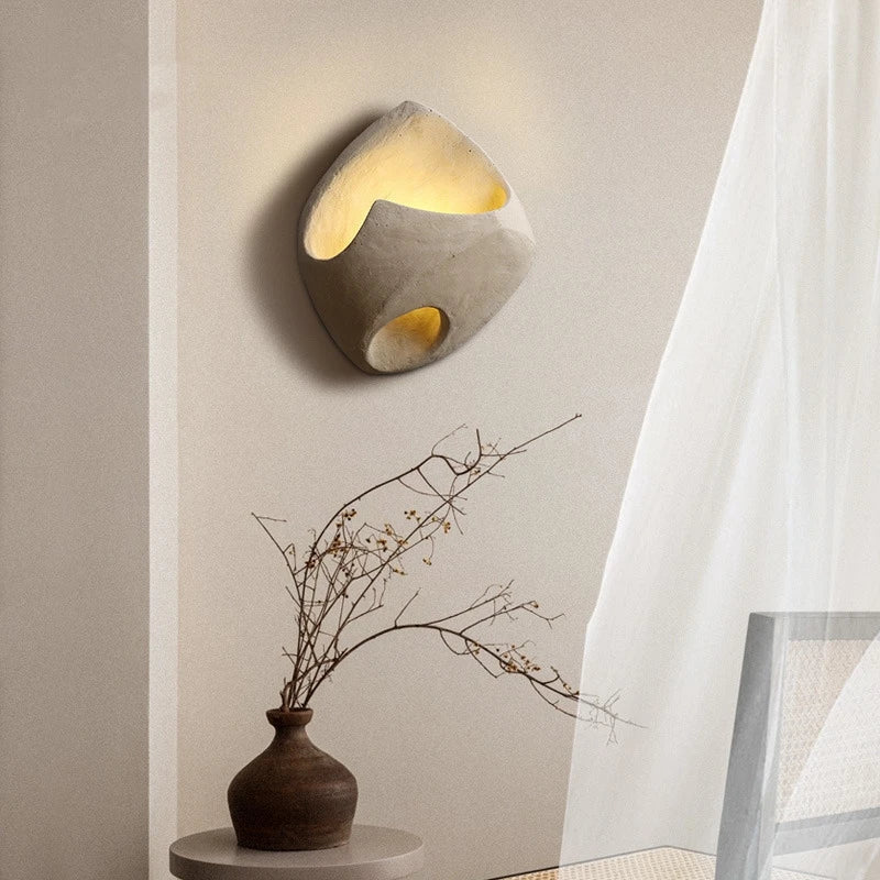 Minimalist Wall Sconce  Sculptural Cement Design - Product detail 4