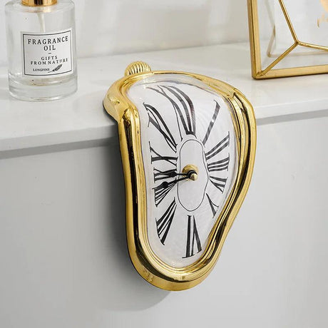 Surreal Wall Clock  Melting Design Roman Numerals - Product detail 7