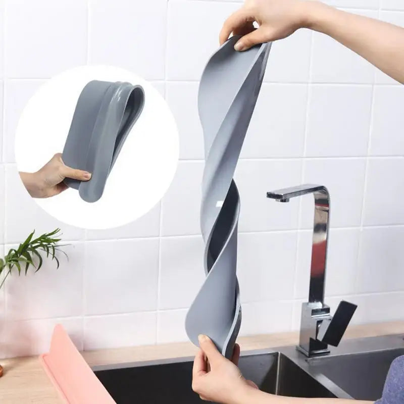 Kitchen Sink Splash Guard  Flexible Silicone Water Shield - Product detail 5