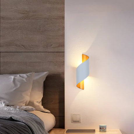 Modern Wall Light  Black Iron Curved Design - Product detail 5