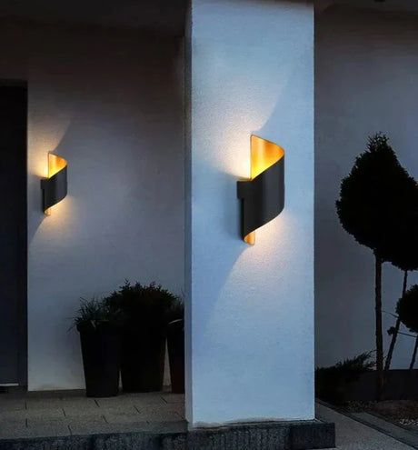 Modern Wall Light  Black Iron Curved Design - Product detail 4